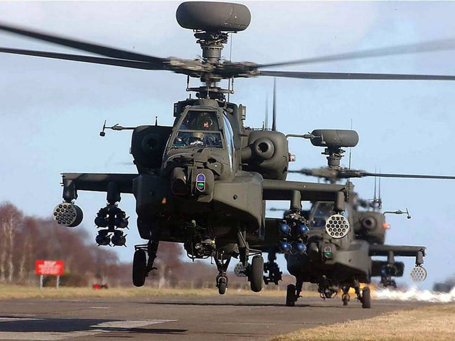 Mỹ lần đầu điều trực thăng Apache tới Iraq tham gia chống IS ảnh 1