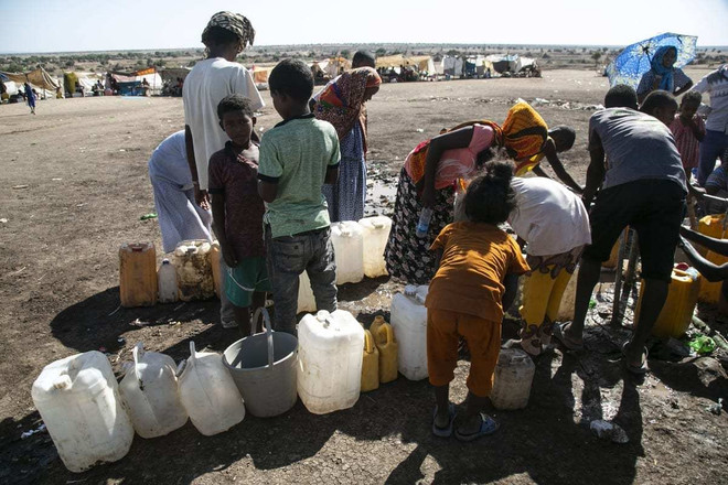 Người tị nạn tại khu vực Tigray của Ethiopia. (Ảnh: Anadolu) WFP đạt được thỏa thuận tiếp cận nhân đạo ở vùng Tigray của Ethiopia ảnh 1