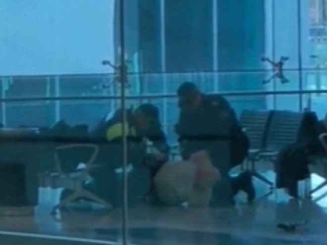 Cảnh sát Australia bắt giữ đối tượng nổ 5 phát súng ở sân bay Canberra ảnh 1