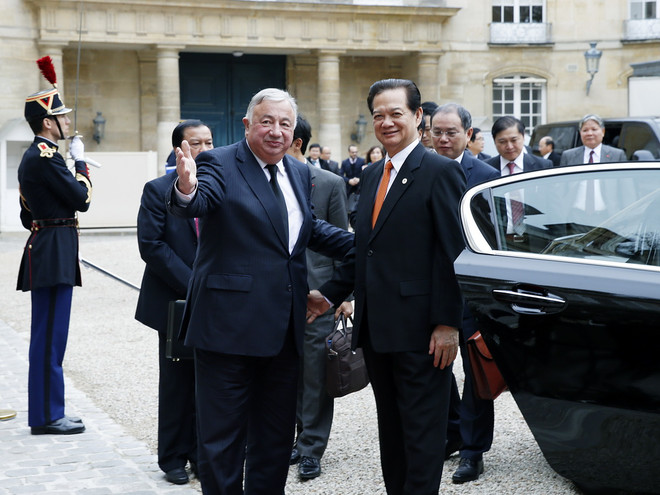 [Video] Thủ tướng hội kiến Chủ tịch Thượng viện, Hạ viện Pháp ảnh 1