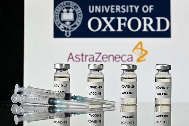 Vắcxin ngừa COVID-19 của AstraZeneca. (Ảnh: AFP/TTXVN) Hàn Quốc và Hà Lan khuyến cáo về độ tuổi tiêm vắcxin của AstraZeneca ảnh 1