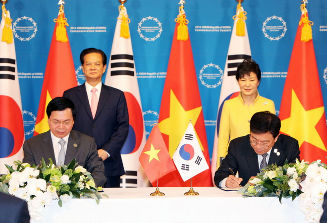 Tổng thống Hàn Quốc hoan nghênh việc thông qua FTA với Việt Nam ảnh 1