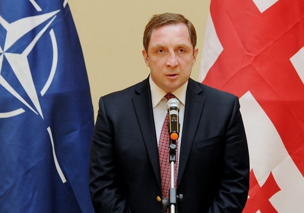 Gruzia: Một lãnh đạo đối lập bị các tay súng lạ bắn bị thương ảnh 1