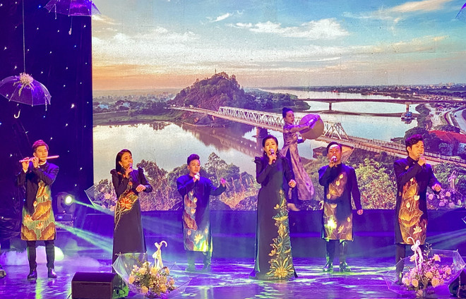 TP.HCM: Hơn 100 nghệ sỹ tham gia đêm nhạc gây quỹ ủng hộ miền Trung ảnh 3