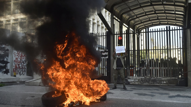 Biểu tình lan rộng tại Liban do đồng nội tệ mất giá kỷ lục ảnh 1