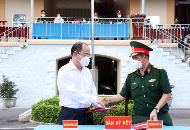 ​Bộ Quốc Phòng bàn giao 30 xe cứu thương hỗ trợ TP.HCM chống dịch ảnh 2