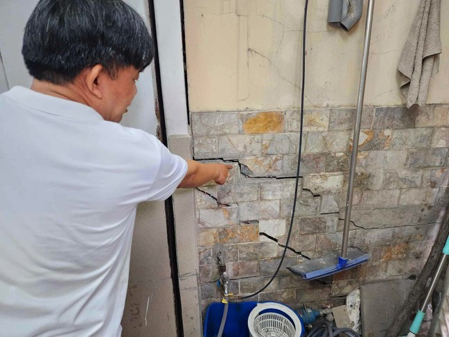 TP.HCM: Sớm khắc phục tình trạng nhà dân bị sụt lún do robot đào cống ảnh 1