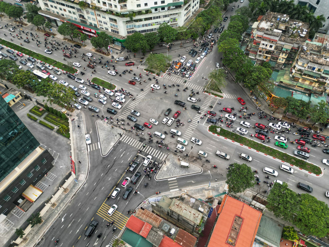 Ngã tư Huỳnh Thúc Kháng-Nguyễn Chí Thanh. (Ảnh: Tuấn Anh/TTXVN) Hà Nội tổ chức thông xe kỹ thuật đường Huỳnh Thúc Kháng kéo dài ảnh 4