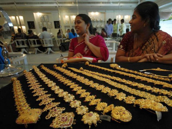 Ấn Độ xem xét trừng phạt mạnh tay với nạn buôn lậu vàng ảnh 1