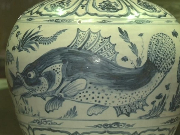 Đồ sứ cổ Việt Nam nổi bật trong triển lãm tại Singapore ảnh 1