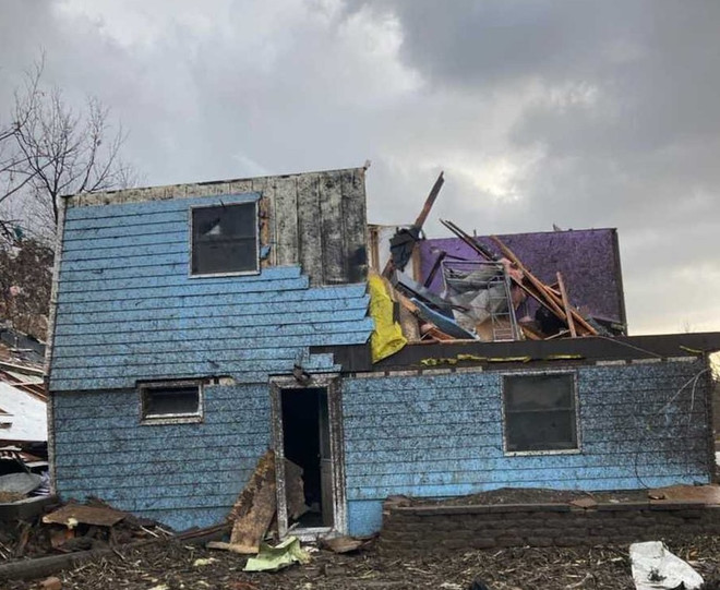 Lốc xoáy, gió mạnh gây nhiều thương vong, thiệt hại ở Mỹ và Indonesia ảnh 1