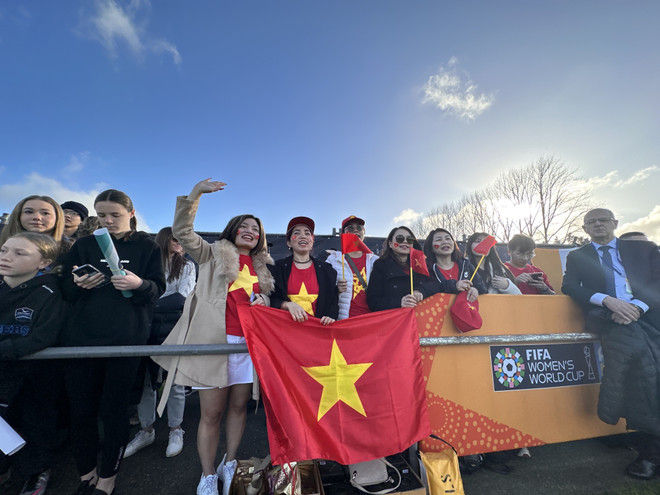 World Cup Nữ 2023: Đội tuyển Việt Nam giao lưu với người hâm mộ ảnh 1