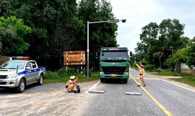 Siết chặt kiểm soát tải trọng, bảo đảm trật tự, an toàn giao thông ảnh 1