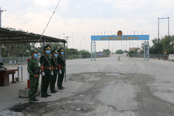 Đồng Tháp ghi nhận 2 ca nghi mắc COVID-19, cách ly ngay khi nhập cảnh ảnh 1