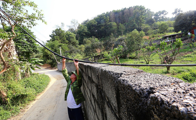 Người dân ngóng chờ nước sạch tại khu tái định cư ở Hòa Bình ảnh 4