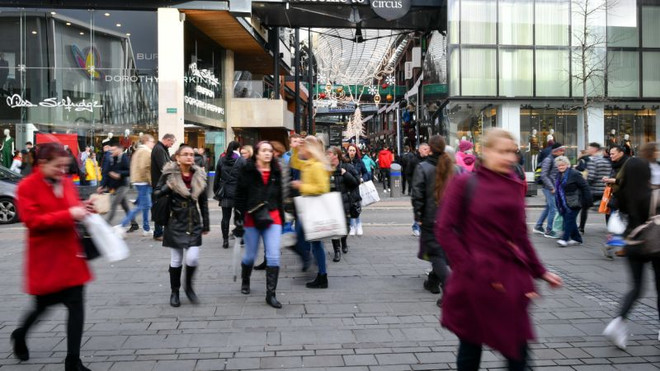 Doanh số bán lẻ tại Anh giảm trong tháng thứ năm liên tiếp ảnh 1