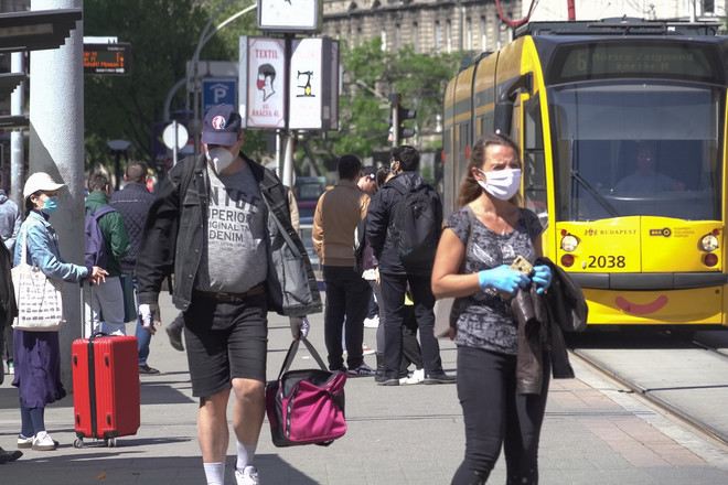 Nga ghi nhận hơn 6.600 ca mắc mới, Hungary hạn chế qua lại biên giới ảnh 1