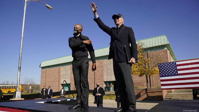 Tổng thống Trump và đối thủ đảng Dân chủ Biden tăng tốc đua nước rút ảnh 1