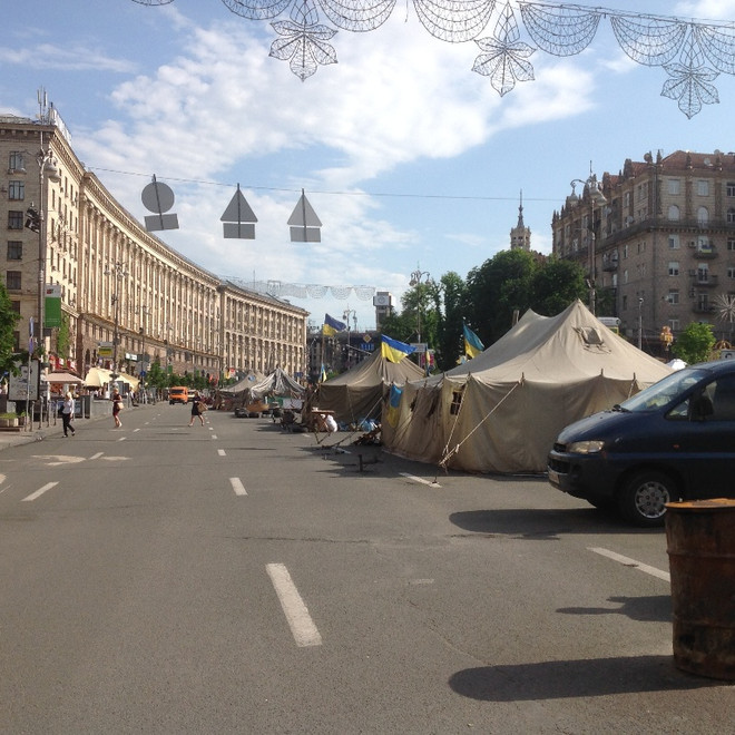 [Photo] Người biểu tình chuẩn bị rút khỏi quảng trường Maidan ảnh 9