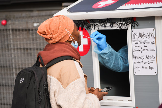 RKI: Đức có thể sớm vượt qua làn sóng dịch do biến thể Omicron gây ra ảnh 1