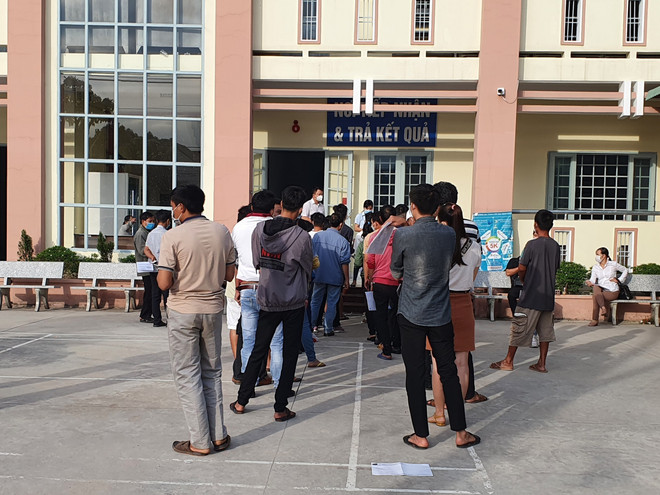 Bình Phước: Khắc phục tình trạng chen lấn giải quyết hồ sơ đất đai ảnh 2