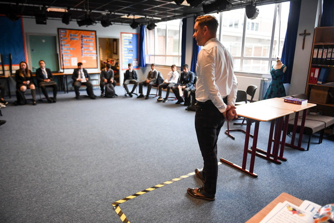 Nhiều nước châu Âu thông báo khai giảng năm học mới vào đầu tháng 9 ảnh 1