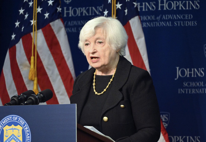 Bộ trưởng Tài chính Mỹ Janet Yellen phát biểu tại Washington, DC ngày 20/4/2023. (Ảnh: Kyodo/TTXVN) Bộ trưởng Janet Yellen: Mỹ có đủ công cụ để giải cứu các ngân hàng ảnh 1