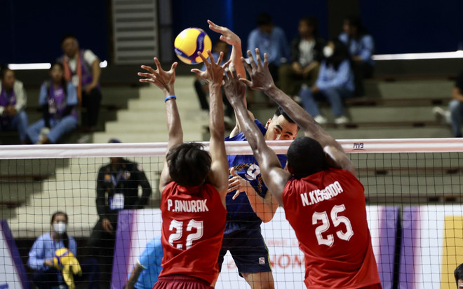 SEA Games 32: Chủ công bóng chuyền Từ Thanh Thuận lập kỷ lục đặc biệt ảnh 1