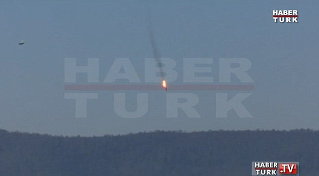 [Video] Máy bay Nga bị bắn hạ tại biên giới Syria-Thổ Nhĩ Kỳ ảnh 1