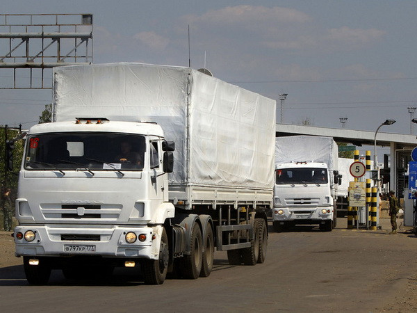 Nhóm xe cứu trợ nhân đạo đầu tiên của Nga đã tới Lugansk ảnh 1