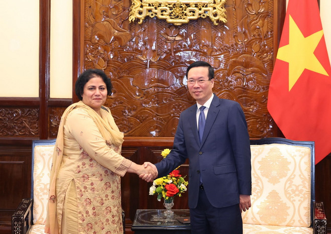 Chủ tịch nước Võ Văn Thưởng tiếp Đại sứ Cộng hoà Hồi giáo Pakistan Samina Mehtab. (Ảnh: Thống Nhất/TTXVN) ttxvn_chu tich nuoc 02.jpg
