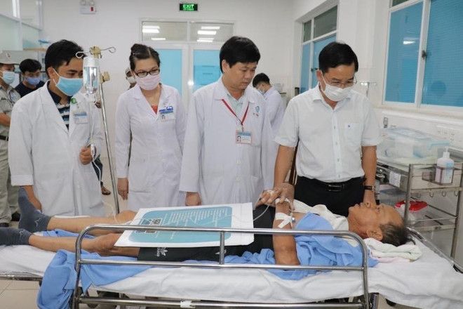 Tập trung cứu chữa người bị thương trong vụ sập công trình ở Đồng Nai ảnh 1