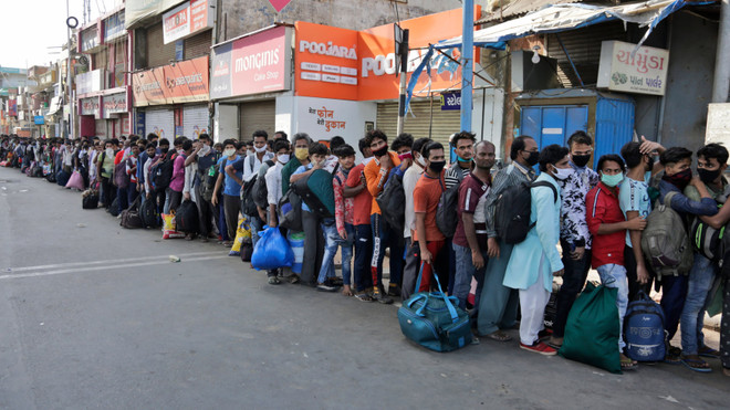 Ấn Độ: Số ca mắc COVID-19 vượt mốc 100.000 người ảnh 1