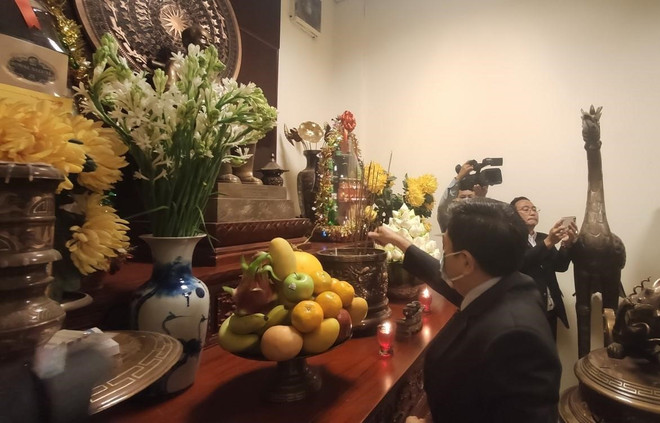 Đảng bộ tại Campuchia dâng hương tưởng nhớ Chủ tịch Hồ Chí Minh ảnh 2