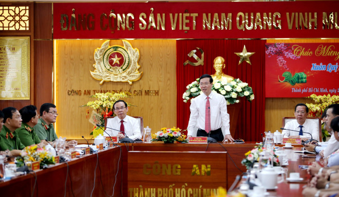 Thường trực Ban Bí thư thăm, chúc Tết các lực lượng Công an TP.HCM ảnh 1