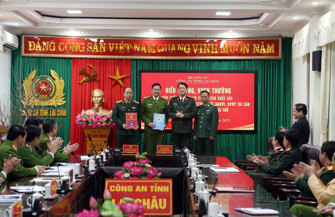 Lai Châu: Biểu dương lực lượng phá vụ án giết người, cướp tài sản ảnh 2