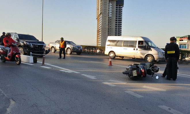 Quảng Ninh: Lái xe ôtô có nồng độ cồn gây tai nạn trên cầu Bãi Cháy ảnh 1