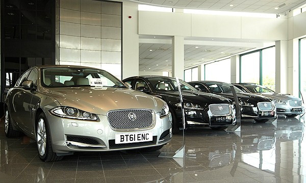 Doanh số xe tháng Ba ở Anh cao kỷ lục trong một thập niên ảnh 1