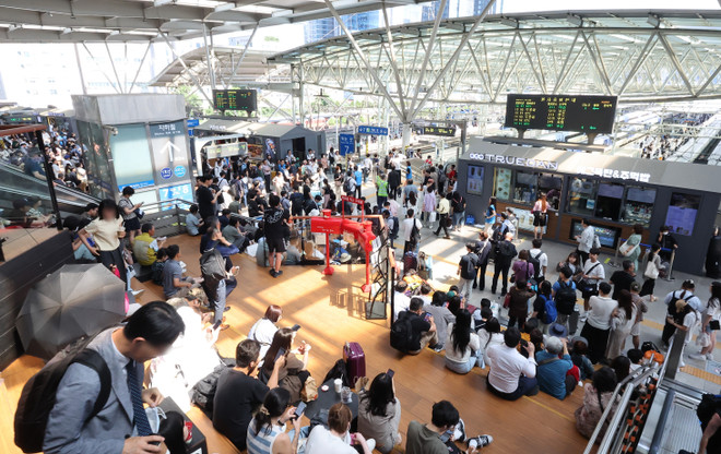 Hàn Quốc: Sự cố mất điện làm gián đoạn dịch vụ đường sắt quanh thủ đô ảnh 1