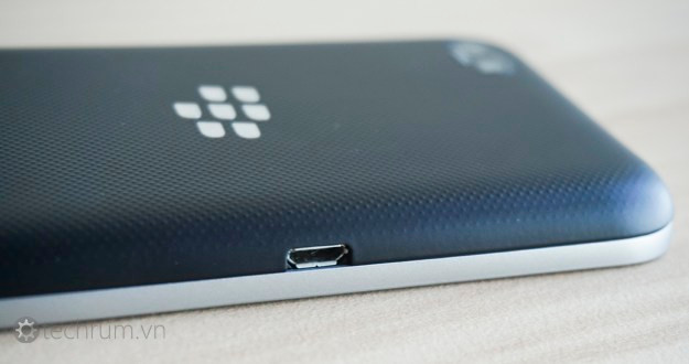 Hé lộ hình ảnh mẫu smartphone Kopi của BlackBerry ảnh 3