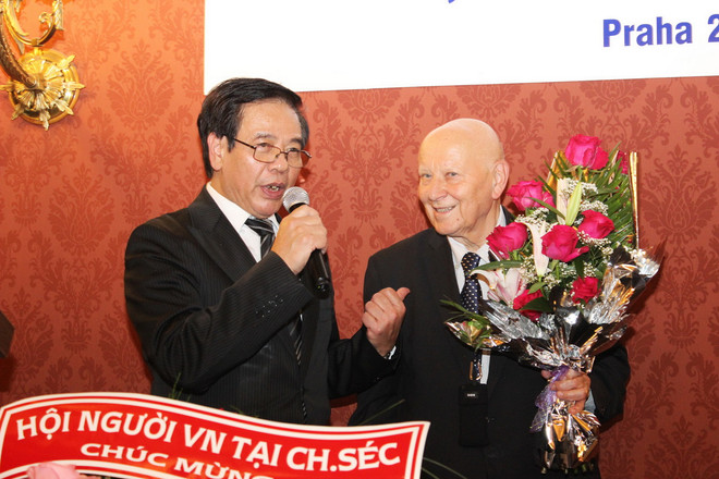 Ghi nhận đóng góp của tác giả bộ Đại từ điển Giáo khoa Séc-Việt ảnh 1