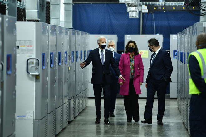 Tổng thống Mỹ Joe Biden khẳng định tính an toàn của vắcxin COVID-19 ảnh 1