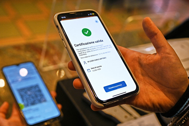 Italy siết chặt quy định siêu thẻ xanh với những người trên 50 tuổi ảnh 1