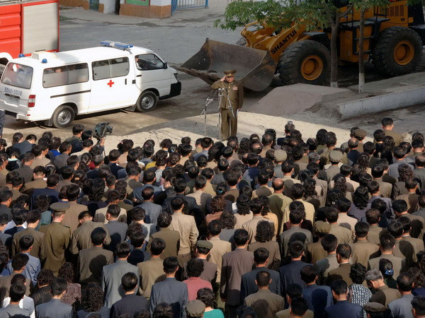 Hàn Quốc chia buồn vụ sập chung cư kinh hoàng ở Triều Tiên ảnh 1