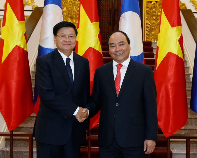 Thủ tướng Nguyễn Xuân Phúc đón, hội đàm với Thủ tướng Lào ảnh 1