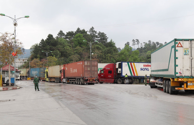 Lạng Sơn phân luồng điều tiết phương tiện chở hàng qua cửa khẩu ảnh 2