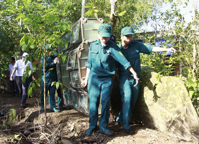 Vĩnh Long: Sạt lở bờ sông Cổ Chiên làm 13 căn nhà rơi xuống sông ảnh 2