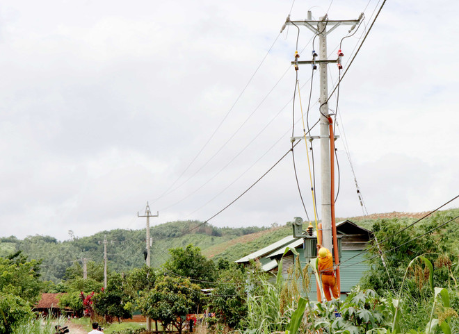 Điện lực Đắk Nông nỗ lực cấp điện khi dịch COVID-19 diễn biến phức tạp ảnh 3