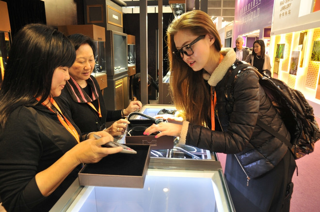 Triển lãm trang sức quốc tế Hong Kong: Tinh xảo, lộng lẫy ảnh 3