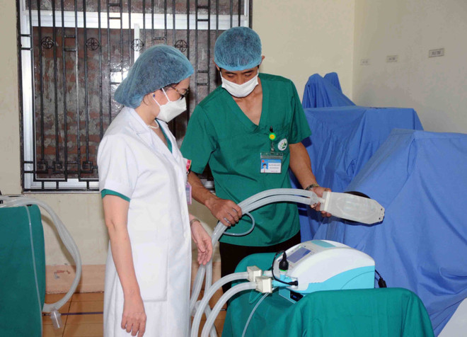 Các bệnh viện lập phòng khám từ xa tư vấn, điều trị người mắc COVID-19 ảnh 1